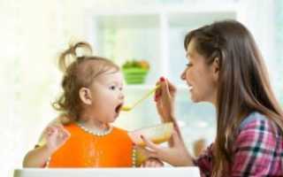 Дочка отказывается есть с ложки. Ест только из бутылочки